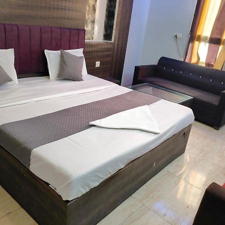 Hotel Park Avenue Лакхнау Екстер'єр фото