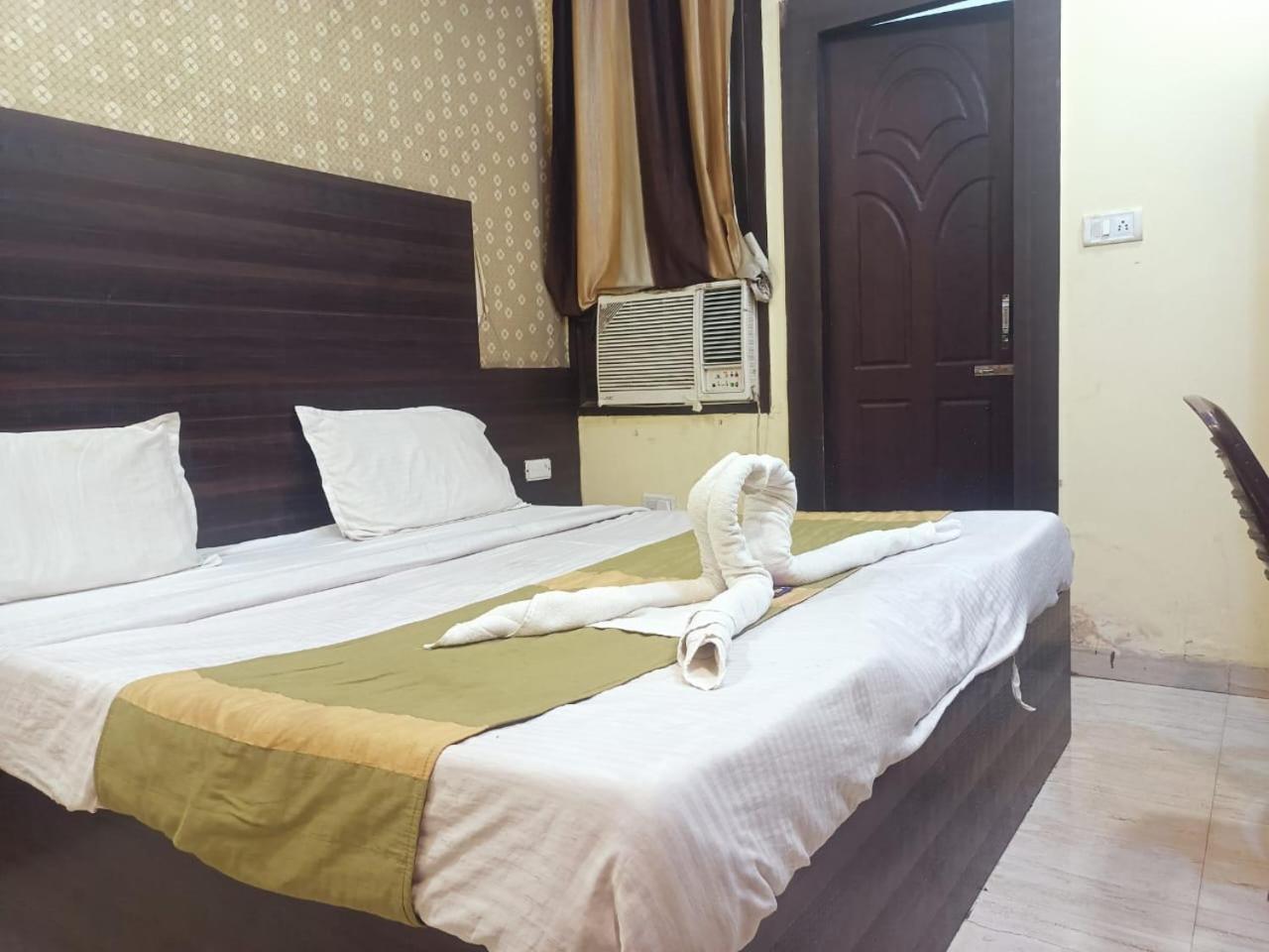 Hotel Park Avenue Лакхнау Екстер'єр фото