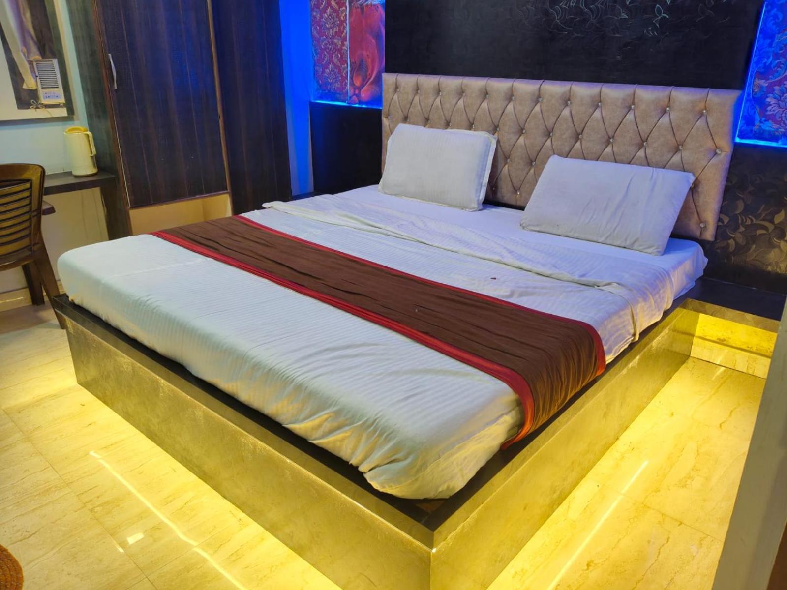 Hotel Park Avenue Лакхнау Екстер'єр фото